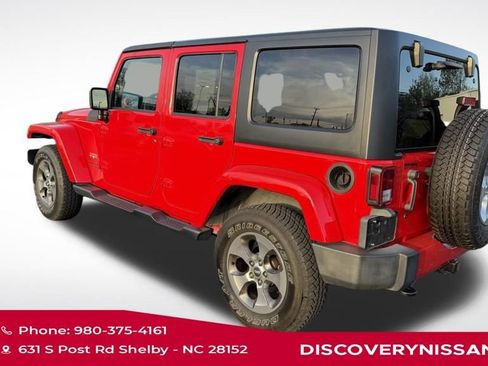 Used 2017 Jeep Wrangler Unlimited Sahara w/ Connectivity Group image 4