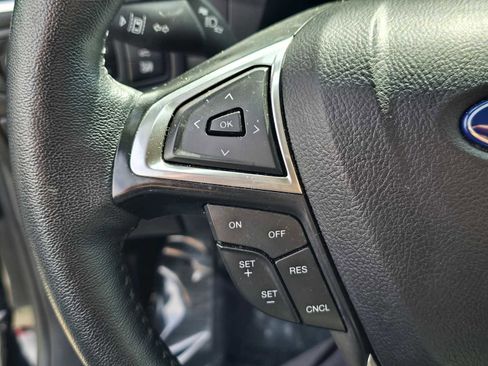 Used 2024 Ford Edge Titanium image 34