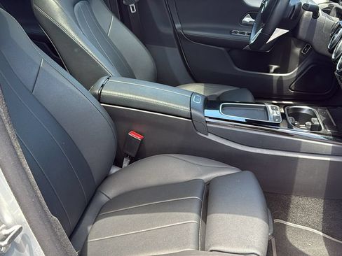 Used 2025 Mercedes-Benz CLA 250 image 11