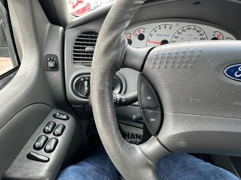 Used 2005 Ford Explorer Sport Trac 2WD image 13