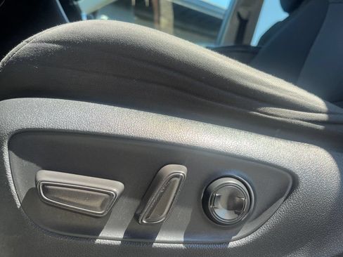 Used 2020 Toyota RAV4 XLE w/ Carpet Mat Package AWD/4WD image 2