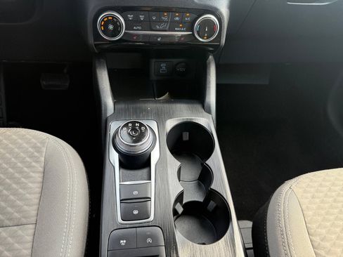 Certified 2022 Ford Escape SE w/ Cold Weather Package image 21