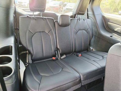New 2026 Chrysler Pacifica Select FWD image 15