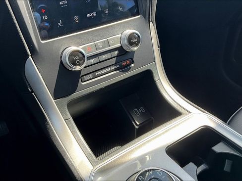 Used 2024 Ford Edge SEL image 12