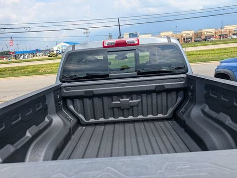 New 2026 Chevrolet Colorado Z71 w/ Midnight Edition AWD/4WD image 9