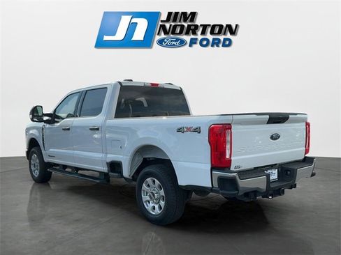 Used 2024 Ford F250 XLT image 5
