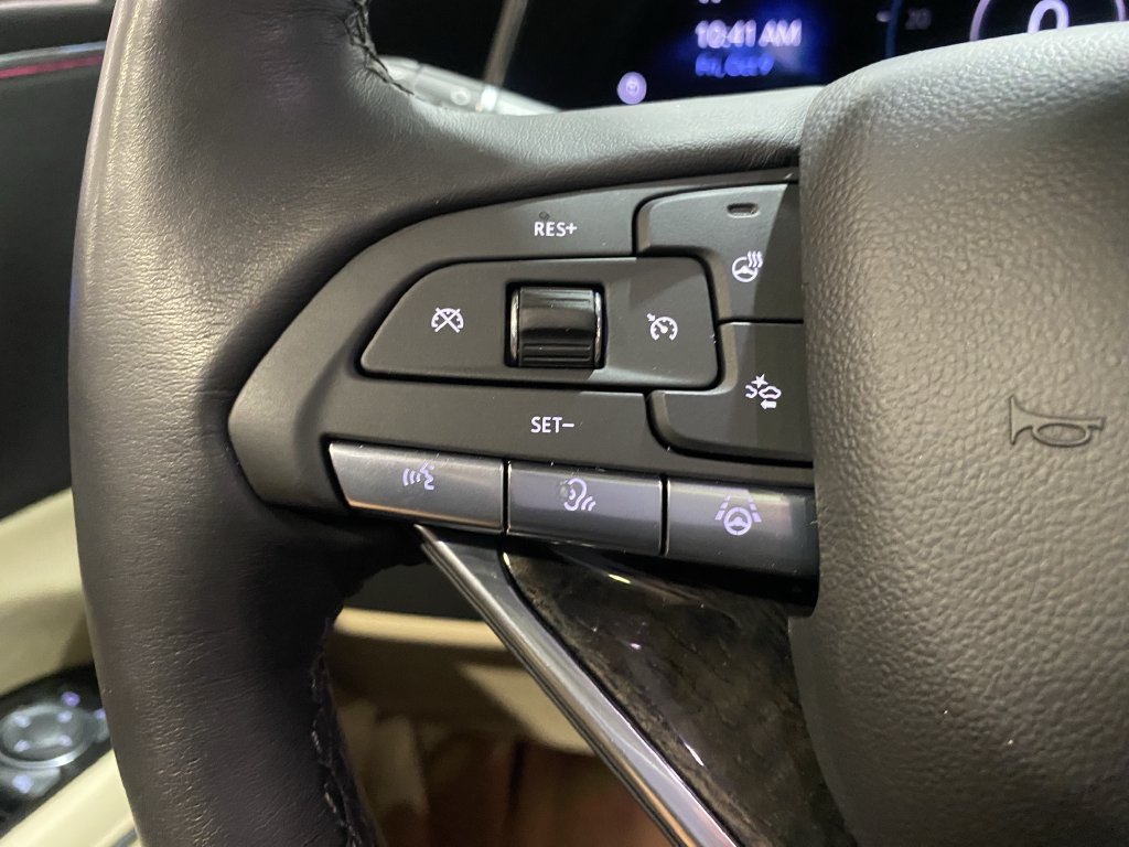 Used 2023 Cadillac Escalade ESV Premium Luxury AWD/4WD image 10