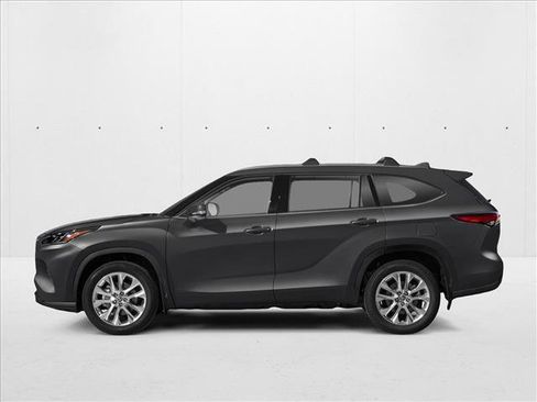 New 2026 Toyota Highlander Limited image 3