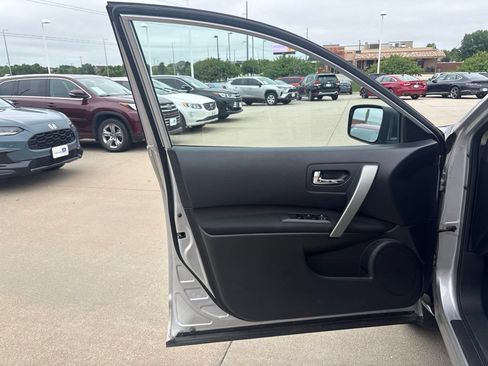Used 2013 Nissan Rogue SV w/ Premium Pkg AWD/4WD image 9