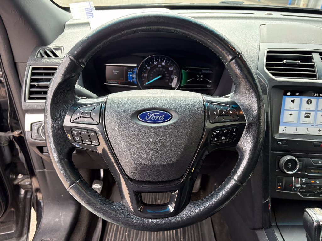 Used 2017 Ford Explorer XLT w/ Equipment Group 202A AWD/4WD image 19