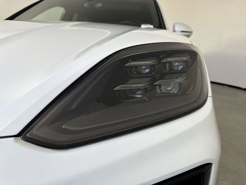 Certified 2025 Porsche Cayenne S image 11