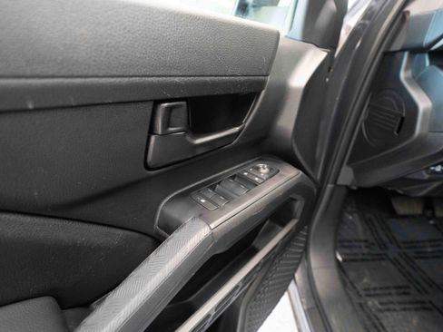 Used 2025 Toyota Tacoma SR AWD/4WD image 7