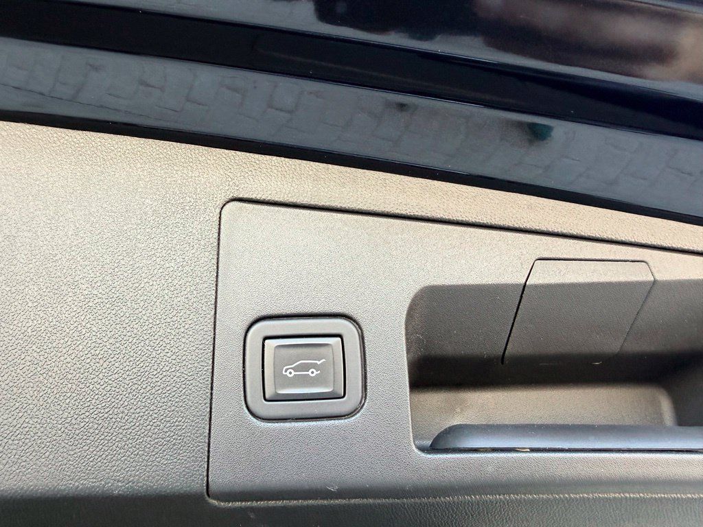 Used 2023 Cadillac XT5 Sportv w/ Technology Package AWD/4WD image 35