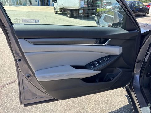 Used 2019 Honda Accord LX image 19