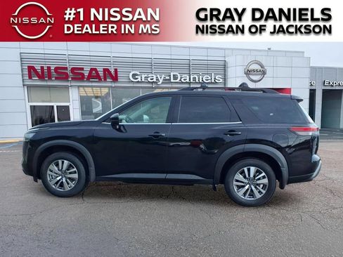 New 2026 Nissan Pathfinder SL FWD image 6