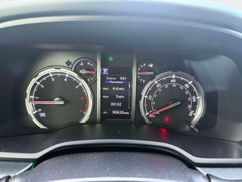 Used 2023 Toyota 4Runner TRD Off-Road Premium w/ Moonroof Package AWD/4WD image 10
