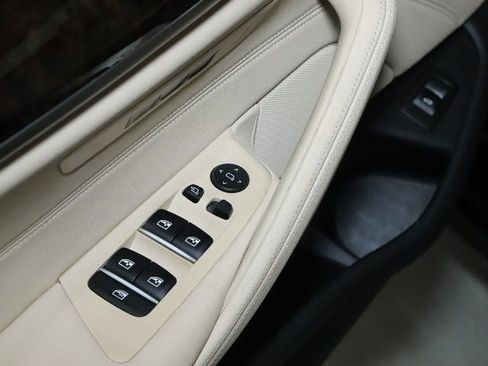 Used 2020 BMW 530i xDrive w/ Premium Package image 26