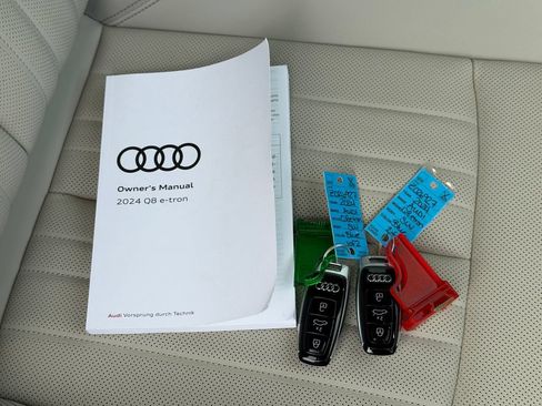 Certified 2024 Audi Q8 e-tron Premium Plus w/ Premium Plus Package AWD/4WD image 8