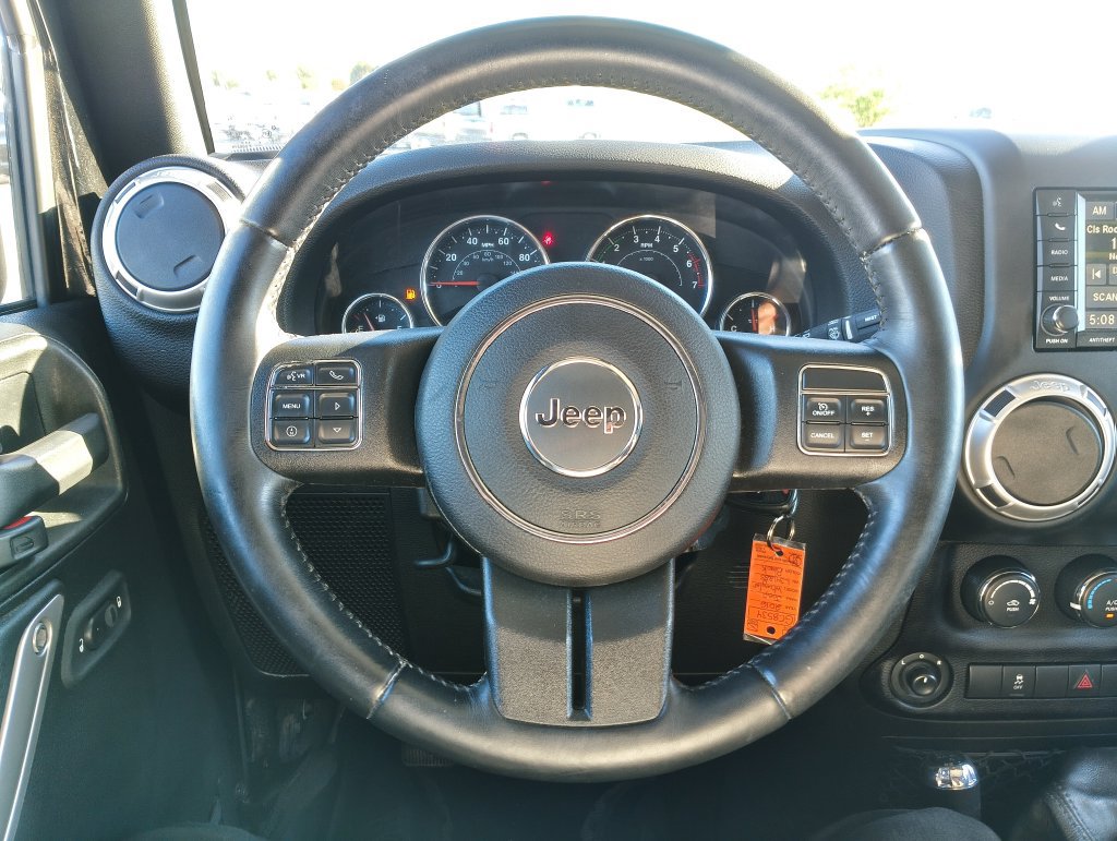 Used 2016 Jeep Wrangler Unlimited Sahara w/ Dual Top Group AWD/4WD image 22