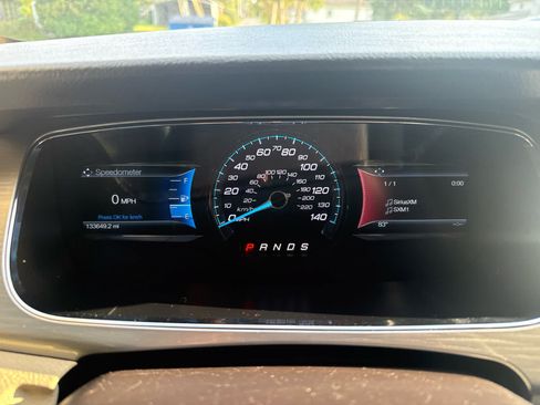 Used 2018 Ford Taurus SEL w/ Equipment Group 201A FWD image 18
