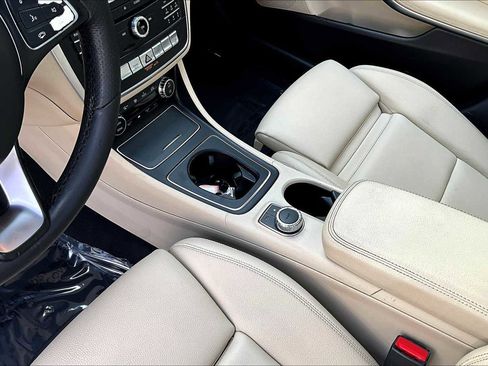 Used 2018 Mercedes-Benz CLA 250 image 15