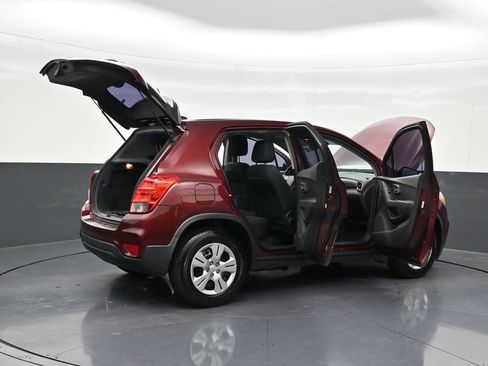 Used 2017 Chevrolet Trax LS FWD image 32