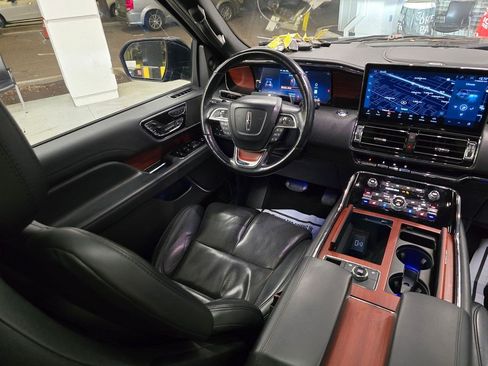 Used 2023 Lincoln Navigator L Reserve AWD/4WD image 41