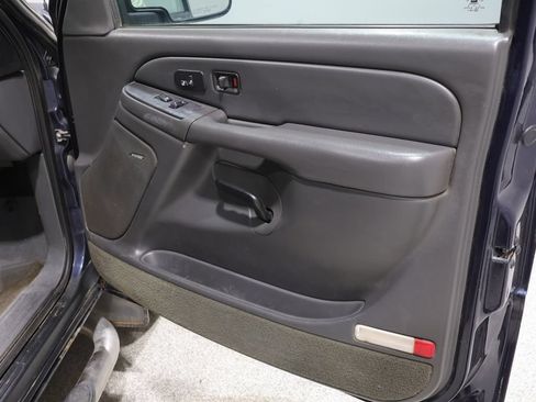 Used 2004 Chevrolet Avalanche 4x4 w/ Preferred Equipment Group image 24