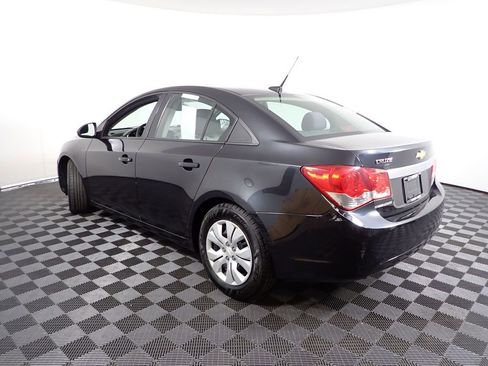 Used 2013 Chevrolet Cruze LS FWD image 15