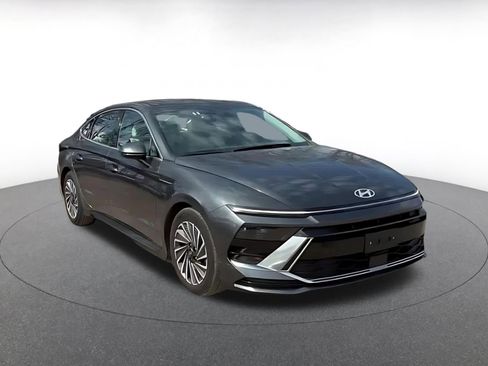 Used 2025 Hyundai Sonata SEL image 3
