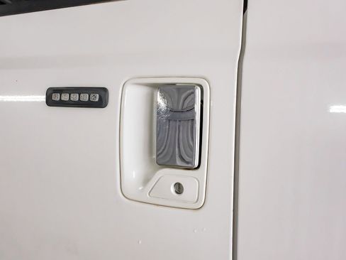 Used 2016 Ford F250 Lariat w/ Lariat Interior Package image 40