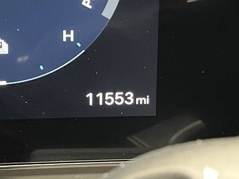 Used 2025 Hyundai Tucson Limited image 6