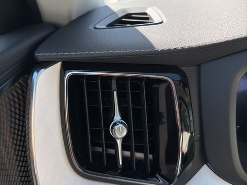 New 2026 Volvo XC60 B5 Ultra w/ Protection Package Premier image 46