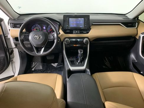 Used 2020 Toyota RAV4 XLE Premium FWD image 34