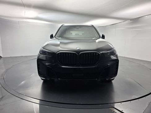 Used 2025 BMW X5 sDrive40i w/ M Sport Package RWD image 2