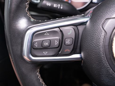 Used 2018 Jeep Wrangler Unlimited Sahara w/ Safety Group AWD/4WD image 26
