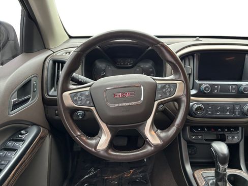 Used 2022 GMC Canyon Denali image 12