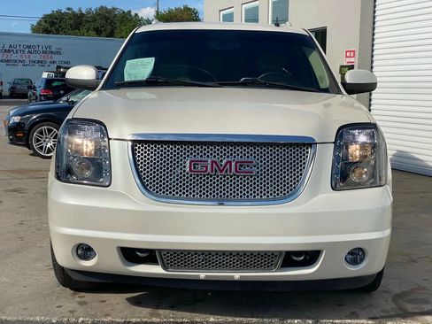Used 2009 GMC Yukon XL Denali AWD/4WD image 13