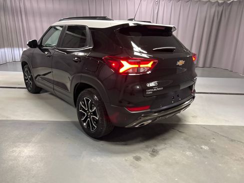 Used 2023 Chevrolet TrailBlazer ACTIV w/ Sun and Liftgate Package image 5