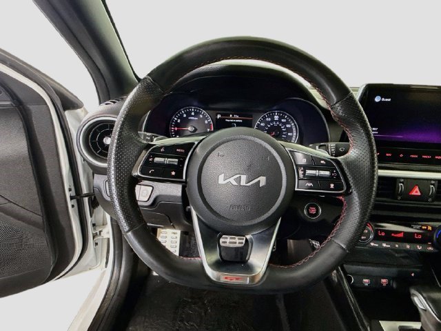 Used 2022 Kia Forte GT w/ GT Technology Package FWD image 12