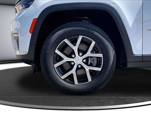 Used 2023 Jeep Grand Cherokee L Limited w/ Trailer Tow Group (B) AWD/4WD image 35