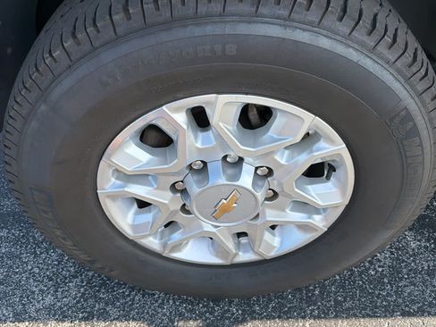 Used 2024 Chevrolet Silverado 2500 LTZ RWD image 9