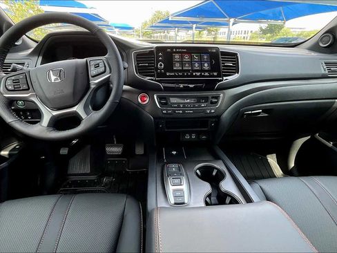 Used 2025 Honda Ridgeline TrailSport image 5