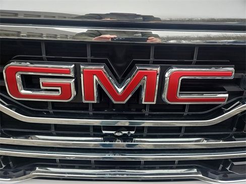 Used 2023 GMC Sierra 1500 SLT w/ SLT Premium Package image 32