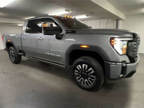 Certified 2025 GMC Sierra 2500 Denali Ultimate image 2