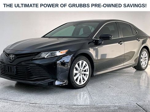 Used 2020 Toyota Camry LE FWD image 15