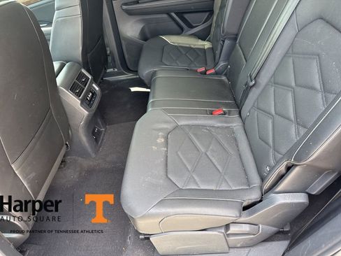 Used 2024 Volkswagen Atlas SE w/ Panoramic Sunroof Package AWD/4WD image 10