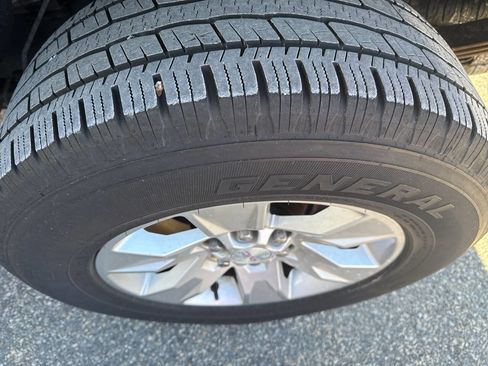 Used 2017 GMC Canyon SLE w/ SLE Convenience Package image 5