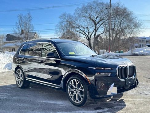 Used 2025 BMW X7 xDrive40i image 8
