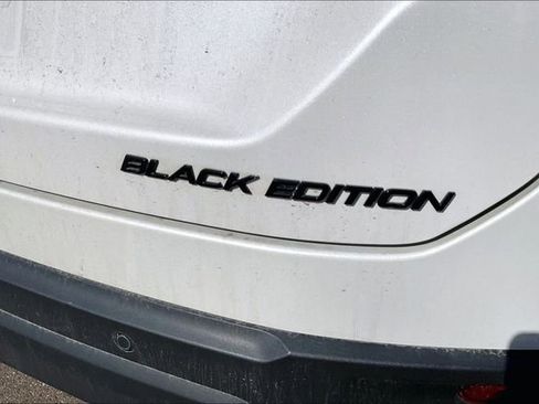 Used 2025 Honda Pilot Black Edition image 24